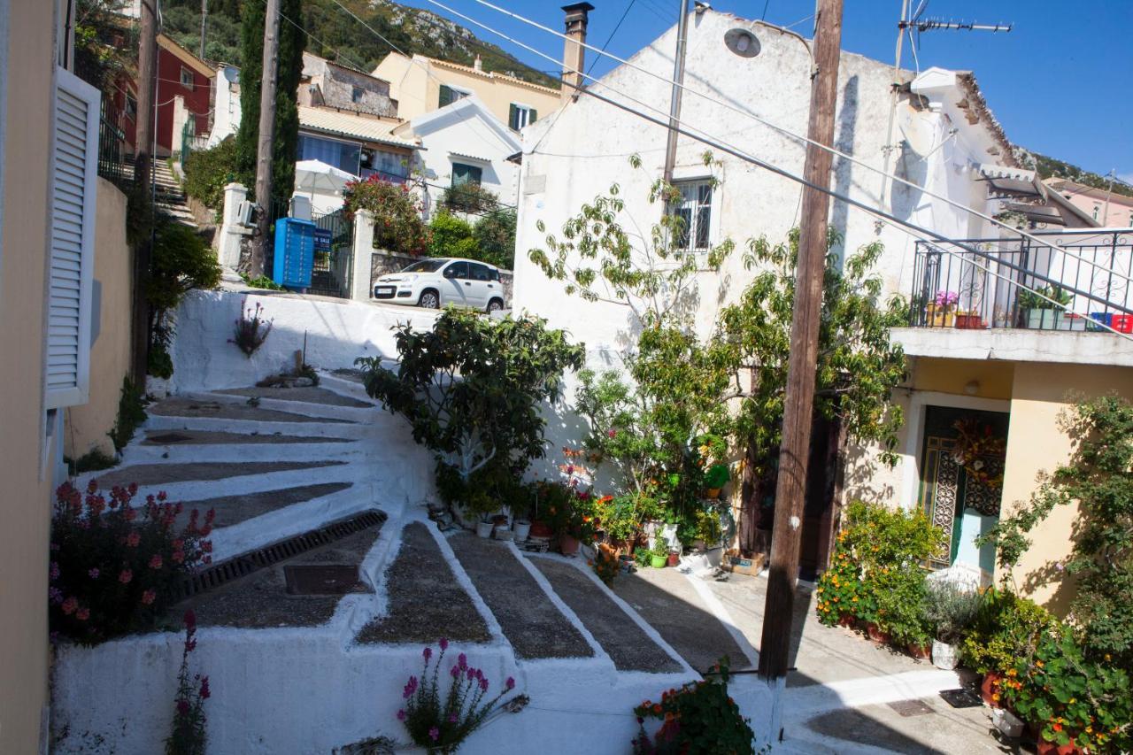 فيلا Family House In Lakones باليوكاستريتسا المظهر الخارجي الصورة