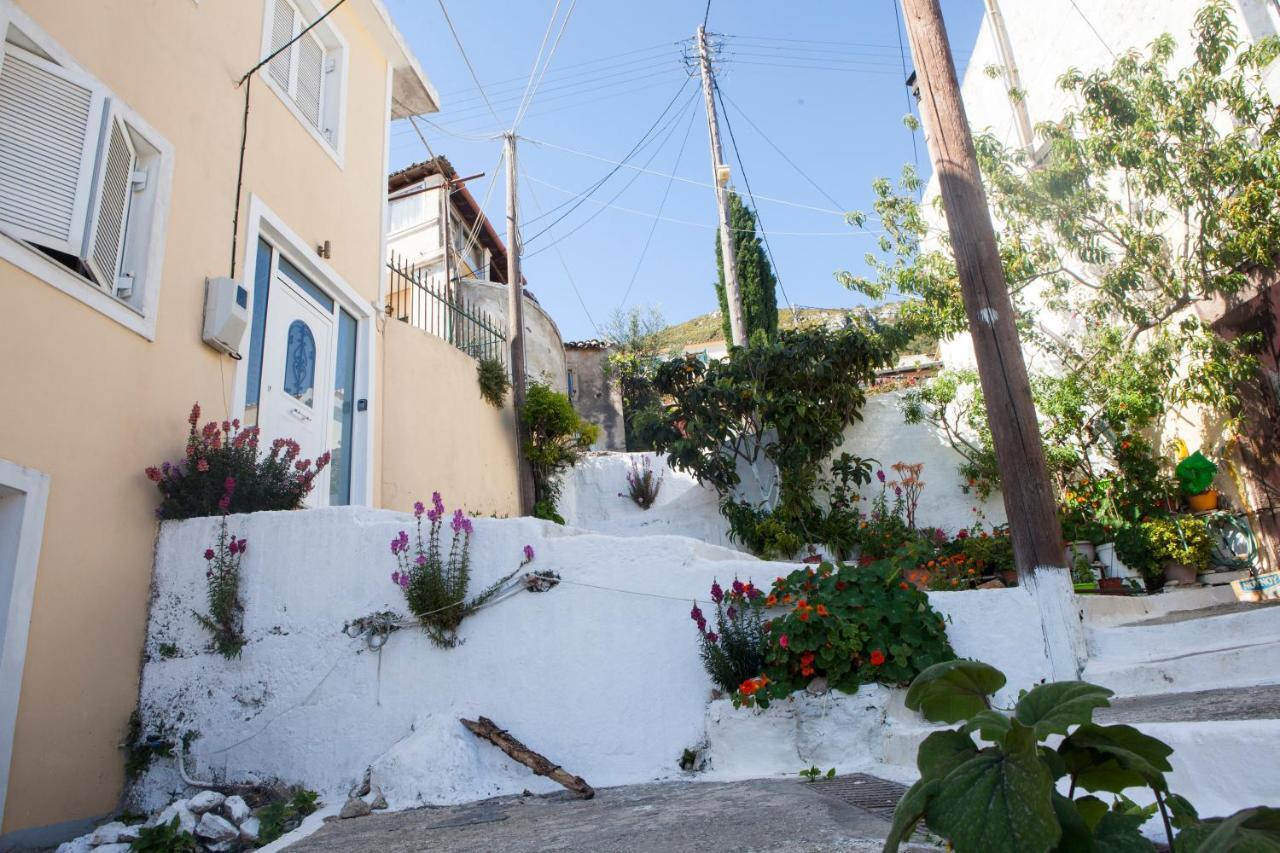 فيلا Family House In Lakones باليوكاستريتسا المظهر الخارجي الصورة